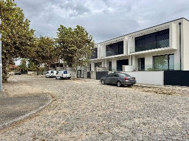 Moradia independente à venda em Merelim (São Pedro) e Frossos