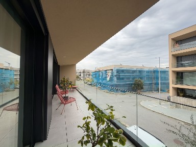 Apartamento T2 à venda na Rua Padre António da Silva Martins