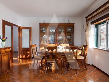 Apartamento T3 à venda na Rua Camilo Castelo Branco