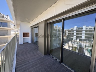 Arrendamento de apartamento T1 na Avenida 5 de Outubro, 273