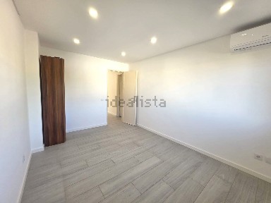 Arrendamento de apartamento T2 na Rua Doutor Luís Câmara Pestana