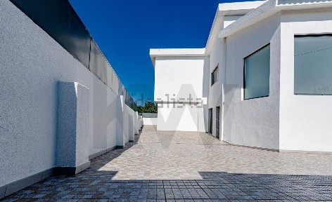 São Domingos de Rana, Tires, Rua Júlio Dinis, 535