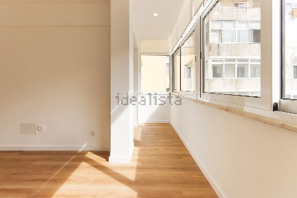 Arrendamento de apartamento T2 na Rua Dom João de Castro