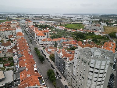 Arrendamento de apartamento T4 na Travessa do Senhor das Barrocas
