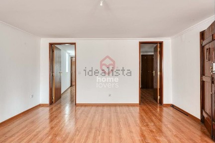 Apartamento T2 à venda na Travessa das Mónicas