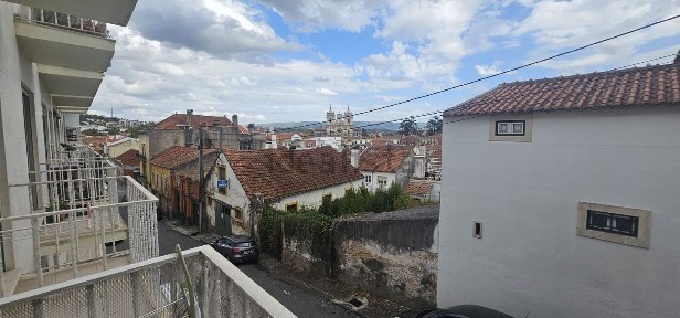 Apartamento T4 à venda na Rua Miguel Bombarda, 74