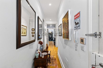 Apartamento T2 à venda na Rua Ramalho Ortigão s/n