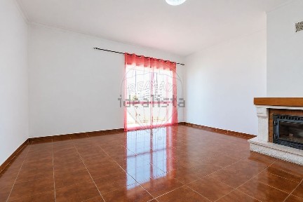 Apartamento T2 à venda na Rua Pedro de Sintra