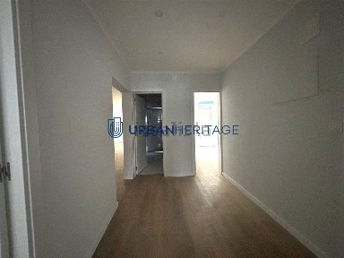 Apartamento T3 à venda na Rua Pedro Franco, 22