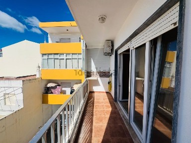 Apartamento T1 à venda na Rua Francisco Barros, 1