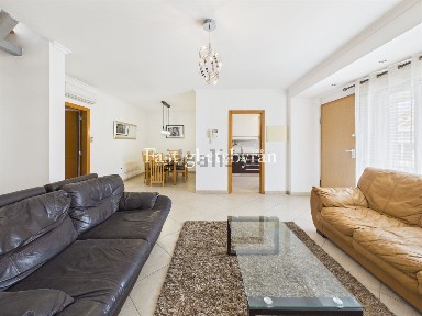 Apartamento T4 à venda na Rua 4 de Outubro