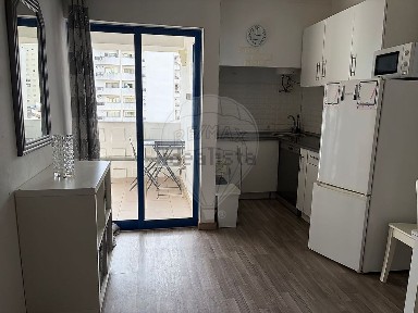Apartamento T1 à venda na Rua Jaime Palhinha