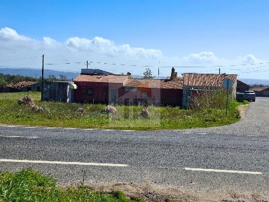 Moradia independente à venda em Santo Onofre e Serra do Bouro