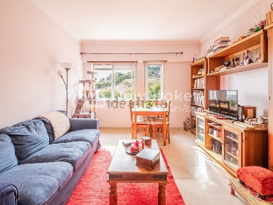 Apartamento T2 à venda na Praceta da Mina, 9