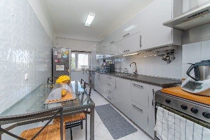 Apartamento T2 à venda na Rua Júlio Augusto Henriques