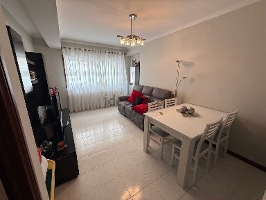 Apartamento T2 à venda na Rua de Ernesto Silva