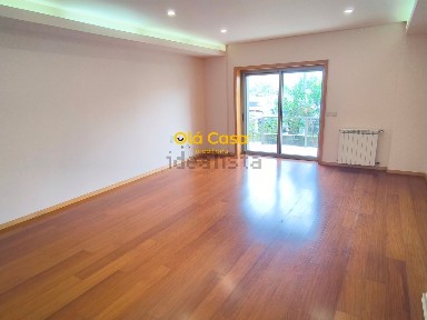Apartamento T2 à venda no Caminho do Espinheiro