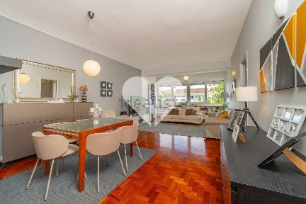Apartamento T3 à venda na Rua Dom Aleixo Corte-Real, 394