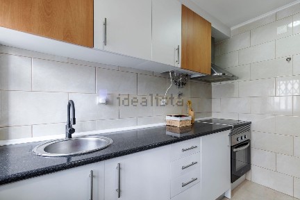 Apartamento T3 à venda na Rua Damião Peres, 8