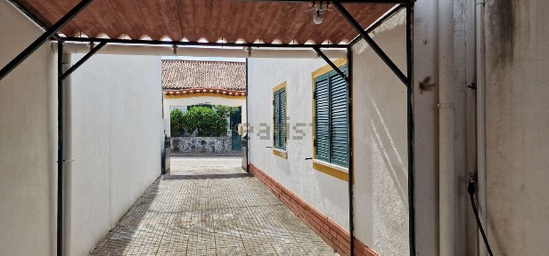 Moradia em banda à venda na Rua Vale Azevedo
