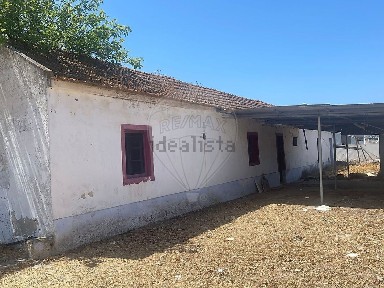 Moradia independente à venda em Estudante Forno do Tijolo