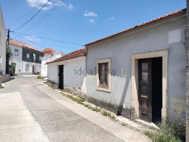 Moradia em banda à venda na Rua do Penedro