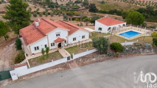 Quinta à venda em Azoia de Cima e Tremês