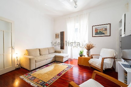Apartamento T4 à venda na Rua Ângela Pinto, 12