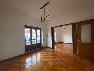 Arrendamento de apartamento T3 na Rua de Moçambique