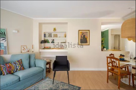 Arrendamento de apartamento T2 no Largo do Livramento