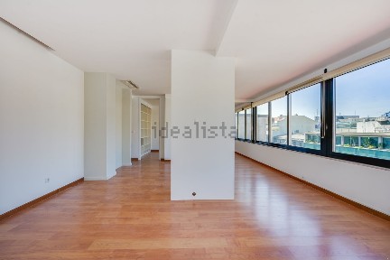 Arrendamento de penthouse na Rua Duque de Palmela, 30 a