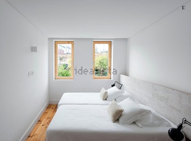 Arrendamento de apartamento T2 na Rua do Vale de Santo António