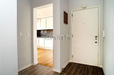Arrendamento de apartamento T2 na Rua Cândido dos Reis, 77