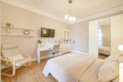 Arrendamento de apartamento T4 na Rua Pascoal de Melo
