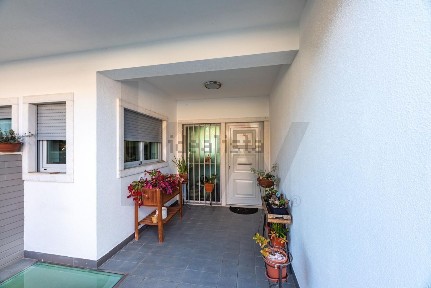 Casa ou moradia à venda na Bicesse