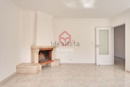 Arrendamento de apartamento T1 na Rua Ilha de São Jorge