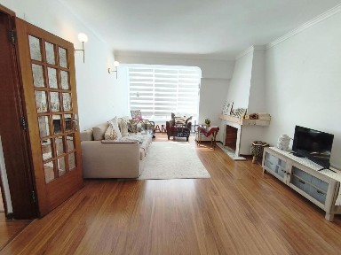 Arrendamento de apartamento T3 na Praceta do Comércio