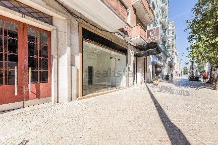 Arrendamento de espaço comercial na Avenida de Roma