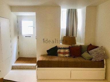 Arrendamento de apartamento T0 na Rua do Sol a Santa Catarina