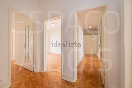 Arrendamento de apartamento T4 no Bairro de Alvalade