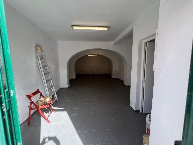 Arrendamento de espaço comercial na Rua do Olival