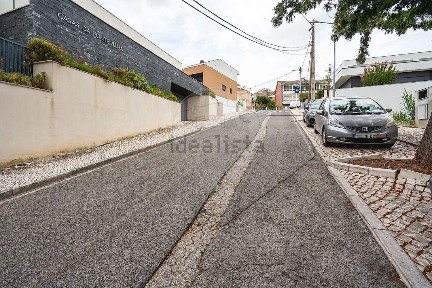 Moradia independente à venda em Santo Antão e São Julião do Tojal