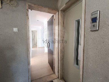 Arrendamento de apartamento T2 na Rua António Feijó