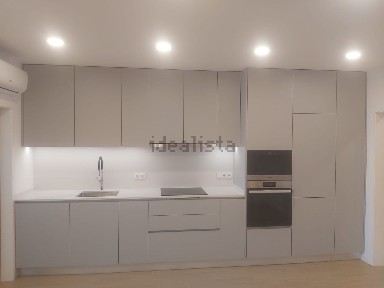 Arrendamento de apartamento T3 no Largo do Doutor Jaime Magalhães Lima