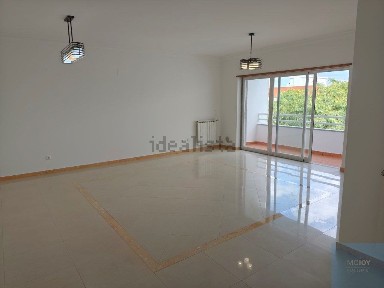 Arrendamento de apartamento T2 no Largo Ametistas, 114