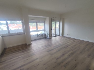 Arrendamento de apartamento T1 na Calçada da Quintinha, 73