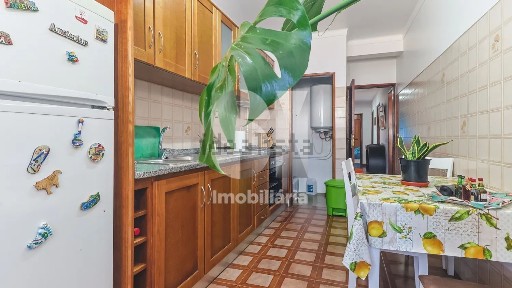 Apartamento T3 à venda na Estrada Eiras