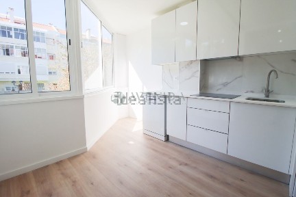 Apartamento T4 à venda na Reboleira