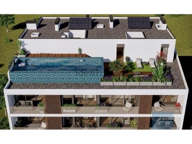 Apartamento T5 à venda na Rua Manuel Francisco Soromenho, 25