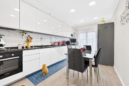 Apartamento T3 à venda na Rua Nossa Senhora Carmo
